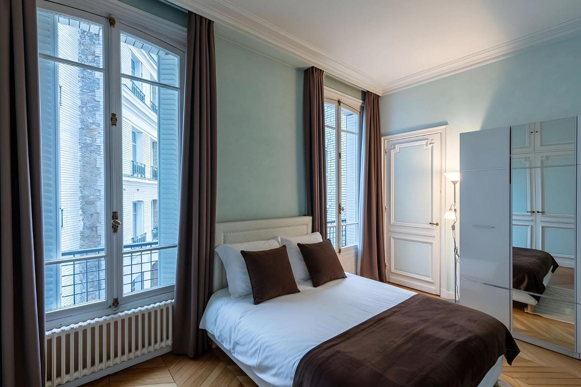 Spacious - Arc De Triomphe